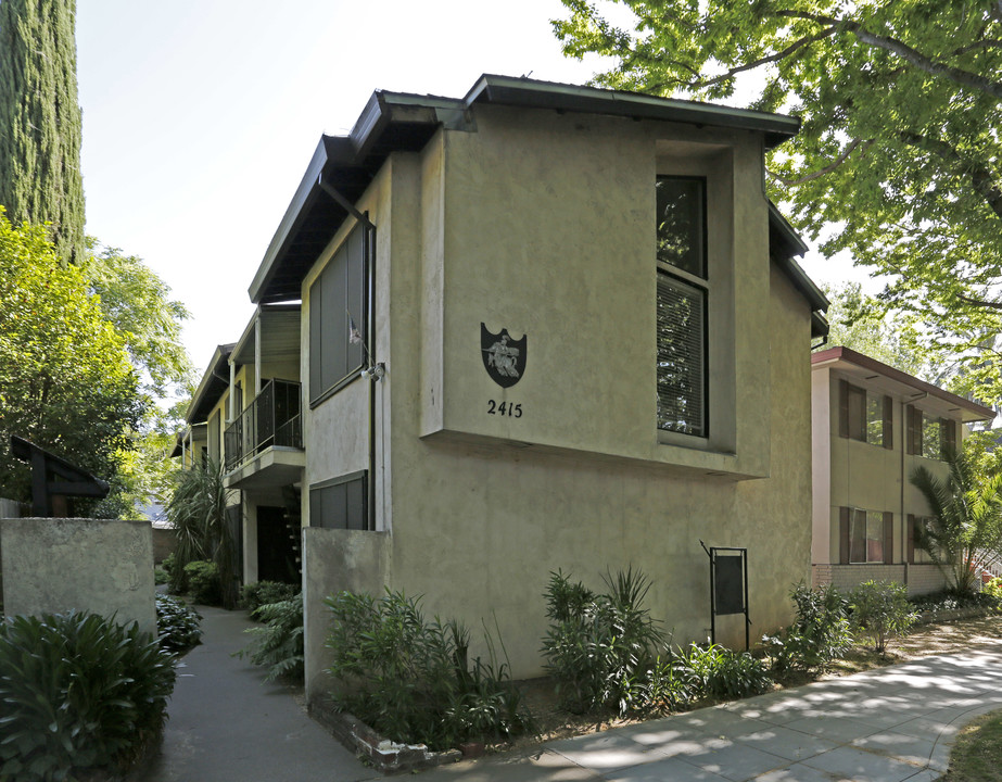 Lancer Apartments in Sacramento, CA - Building Photo