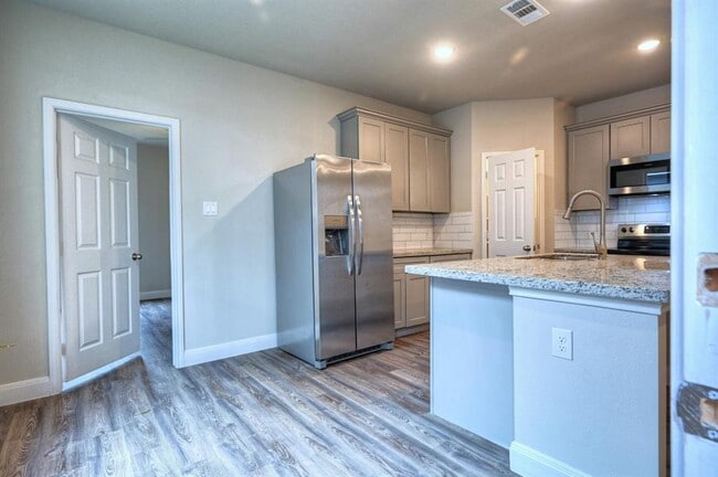 9175 Inwood in Willis, TX - Building Photo - Building Photo