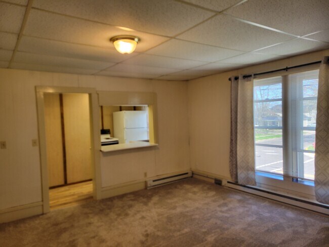 204 E Broadway Ave, Unit #C in Medford, WI - Building Photo - Building Photo