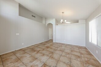 18443 N 31st St in Phoenix, AZ - Building Photo - Building Photo