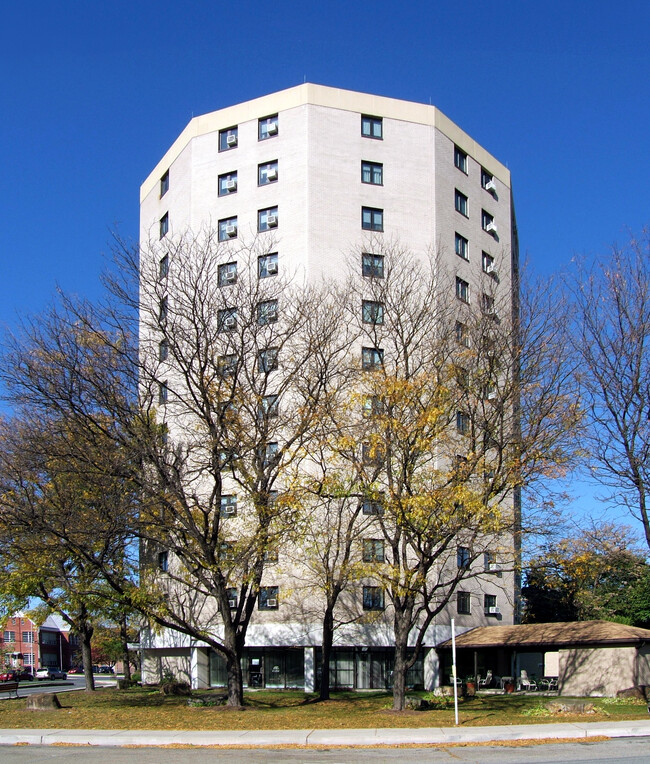 Schuylkill Haven High Rise in Schuylkill Haven, PA - Foto de edificio - Building Photo
