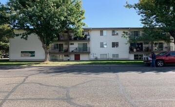 Monterey Terrace in Ontario, OR - Foto de edificio - Building Photo