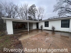 1316 E Raines Rd in Memphis, TN - Building Photo