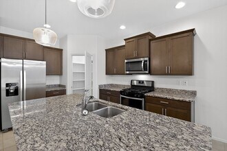 12750 N Gibbs Ave in Marana, AZ - Foto de edificio - Building Photo