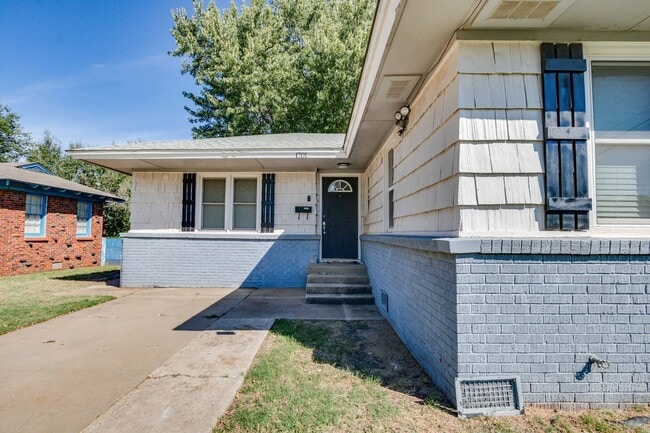 1701 Andover Ct in The Village, OK - Building Photo - Building Photo