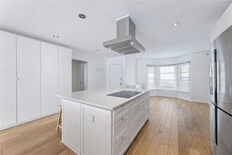 908 Lenox Hill Ct NE in Atlanta, GA - Building Photo - Building Photo