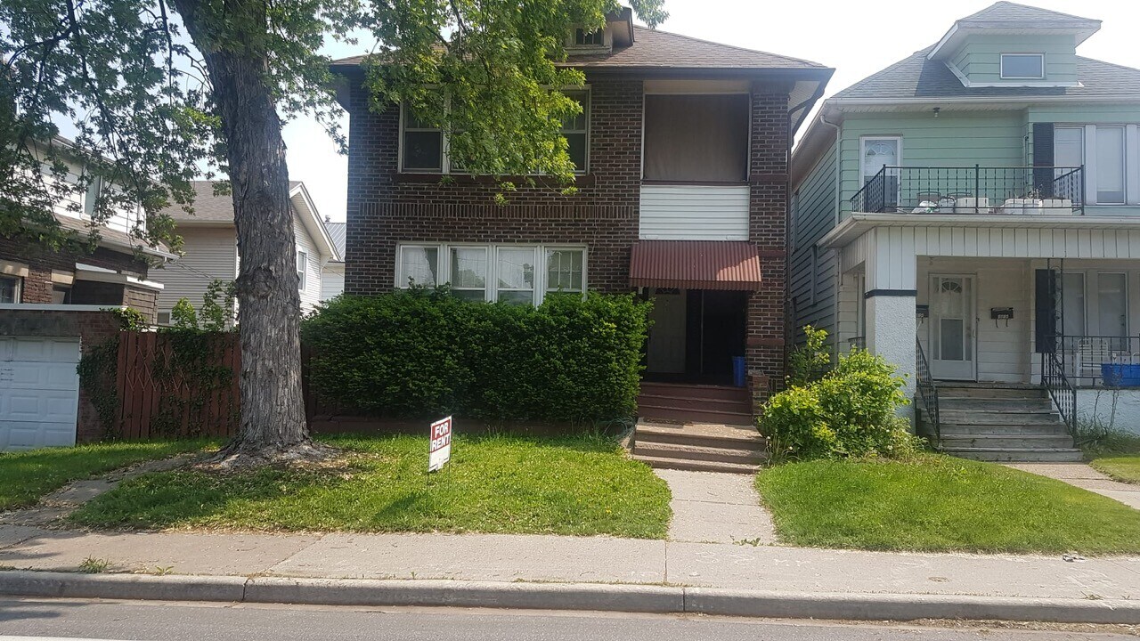 1012 Bruce Av in Windsor, ON - Building Photo