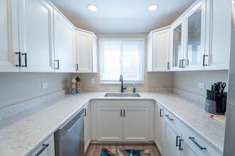 774 Terrace Ct in Elgin, IL - Building Photo - Building Photo