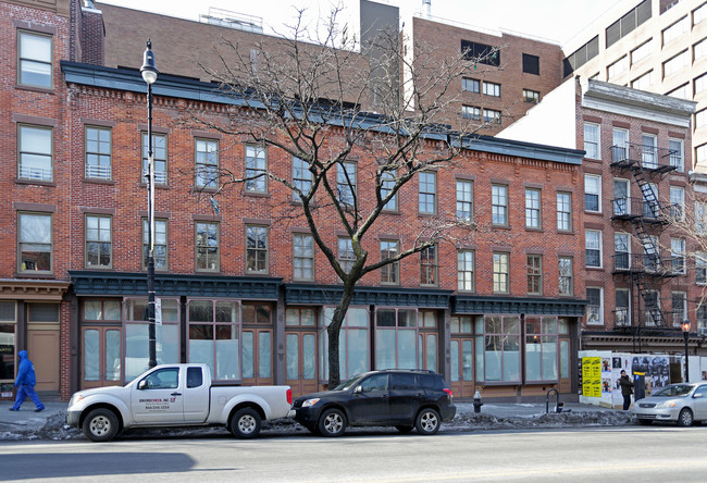 94-98 Atlantic Ave in Brooklyn, NY - Foto de edificio - Building Photo