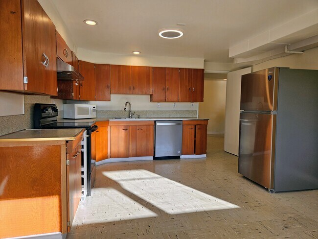 751 Hazel Ave N in Kent, WA - Foto de edificio - Building Photo