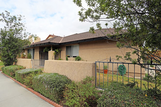 7291 Toulouse Dr in Huntington Beach, CA - Building Photo - Building Photo