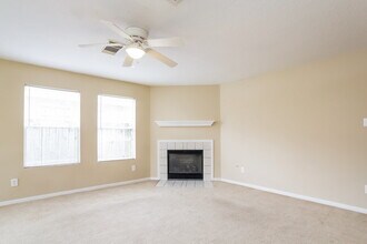 1125 Willersley Ln in Channelview, TX - Foto de edificio - Building Photo
