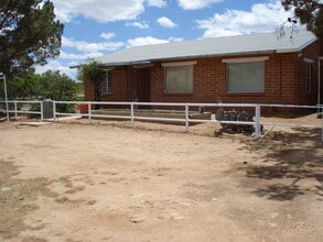 2983 W Twin Buttes Trl in Benson, AZ - Building Photo - Building Photo