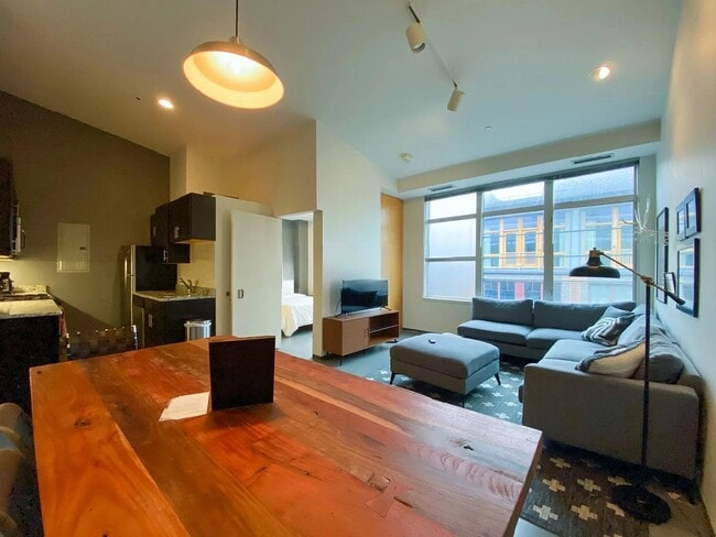 160 E Berkeley St, Unit 1 in Boston, MA - Building Photo - Building Photo