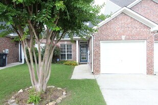 3516 Savannah Park Ln in Vestavia Hills, AL - Building Photo