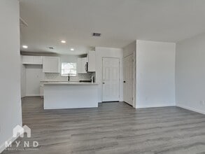5962 Belcrest St in Houston, TX - Building Photo - Building Photo