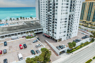 Quadomain Britannia Tower in Hollywood, FL - Building Photo - Building Photo