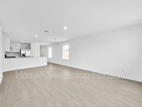 1703 Green Warbler Ln in Crosby, TX - Building Photo - Building Photo