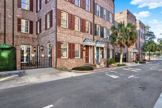 407 E Hull St in Savannah, GA - Building Photo - Building Photo