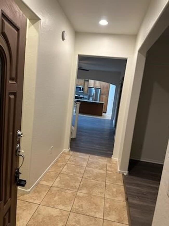 14039 W Country Gables Dr in Surprise, AZ - Building Photo - Building Photo