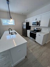 1072 Emilee Ct in Fort Wayne, IN - Foto de edificio - Building Photo