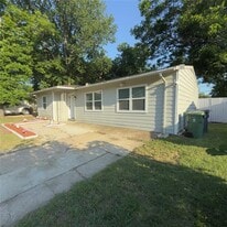 1312 Raines St in Arlington, TX - Building Photo