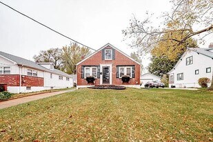 113 Powell Ave in Ferguson, MO - Building Photo