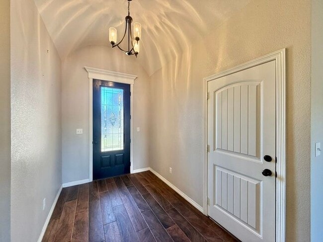 325 Kingdom Blvd in Lindale, TX - Building Photo - Building Photo