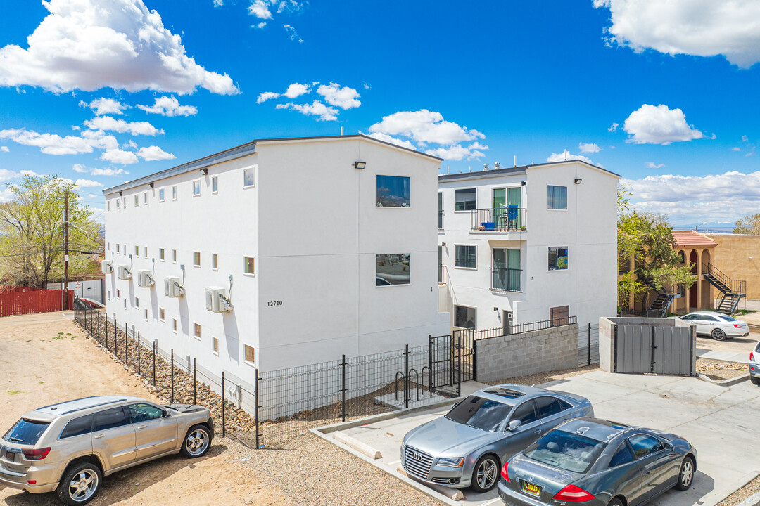 Residences at Copper Ave in Albuquerque, NM - Foto de edificio