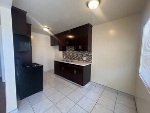 1535 W 80th St in Los Angeles, CA - Building Photo - Building Photo