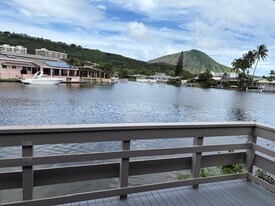 501 Opihikao Pl in Honolulu, HI - Building Photo