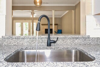 5632 Gates Landing Rd in Virginia Beach, VA - Building Photo - Building Photo
