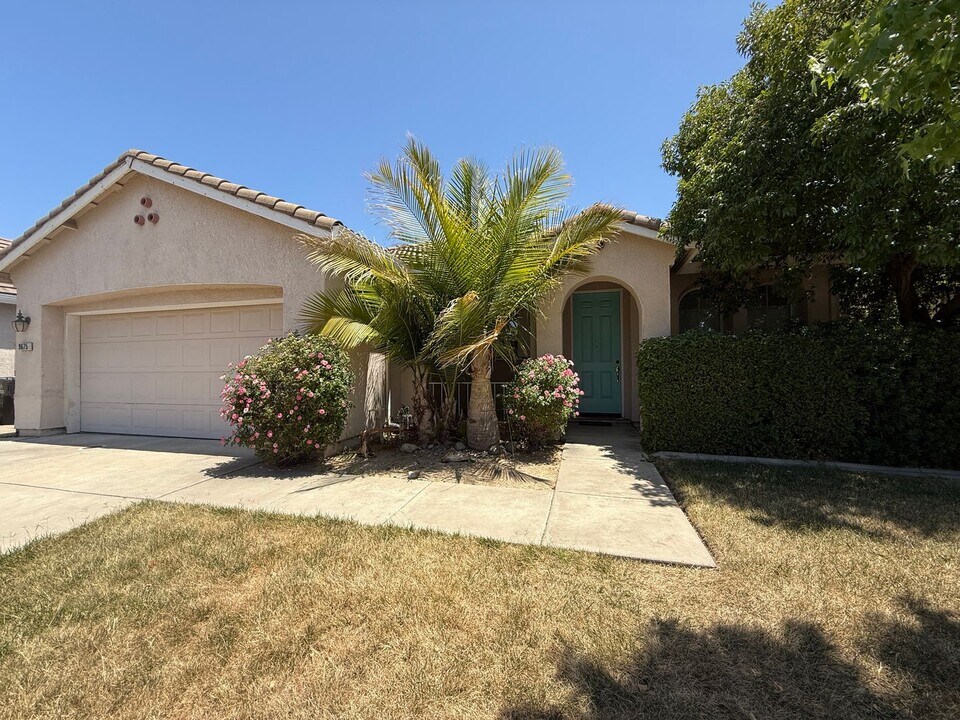 9675 Iris Meadow Way in Elk Grove, CA - Building Photo