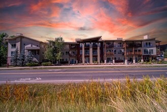 Skiview Place Apartments in Steamboat Springs, CO - Foto de edificio - Building Photo