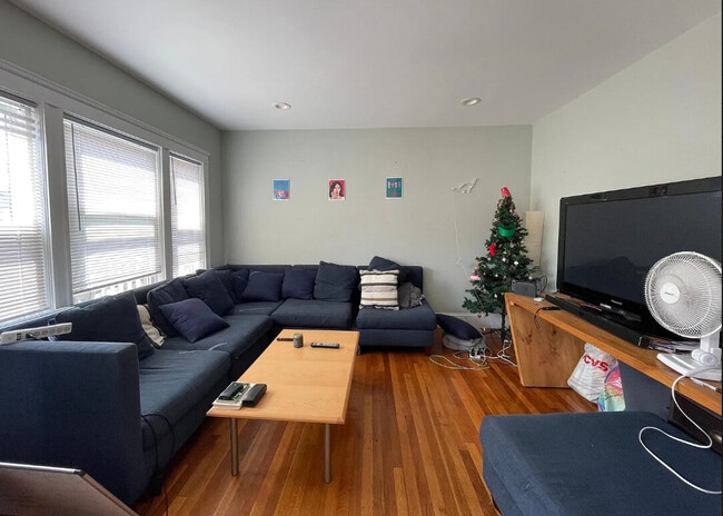 23 Berwick Rd