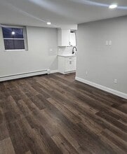 Bedford Cottage in Bedford, NY - Building Photo - Building Photo