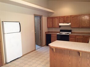 2147-2149 SW Canyon Dr in Redmond, OR - Building Photo - Building Photo