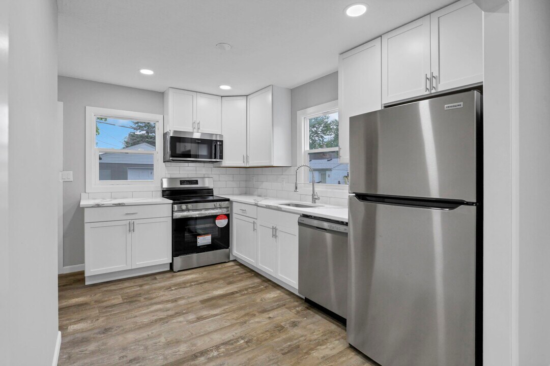 3366 Karl Rd in Columbus, OH - Building Photo
