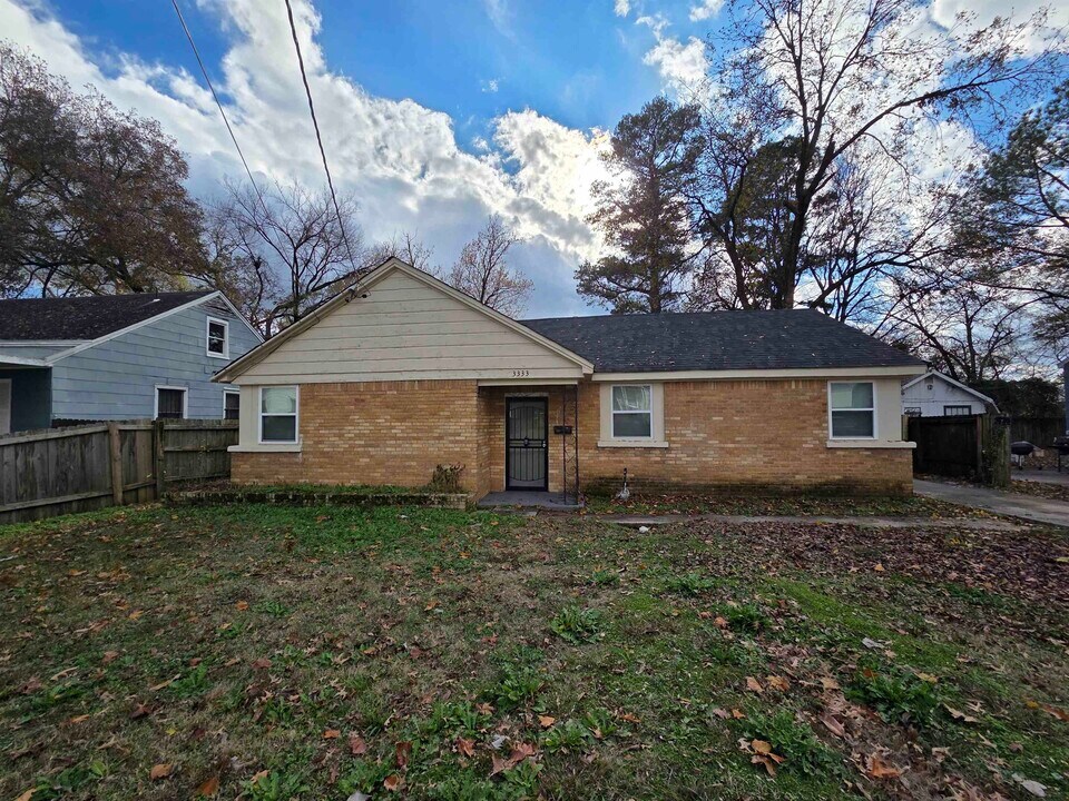 3333 Farmville Rd in Memphis, TN - Building Photo