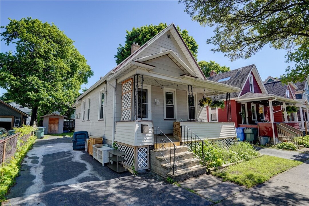 437 Caroline St in Rochester, NY - Building Photo