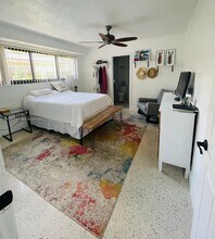 1901 N 48th Ave in Hollywood, FL - Building Photo - Building Photo