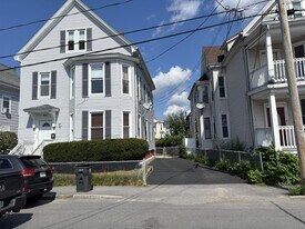 15 Pilling St, Unit Unit 2 in Haverhill, MA - Building Photo