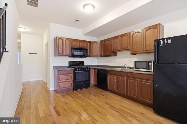 1218 S 45th St in Philadelphia, PA - Foto de edificio - Building Photo