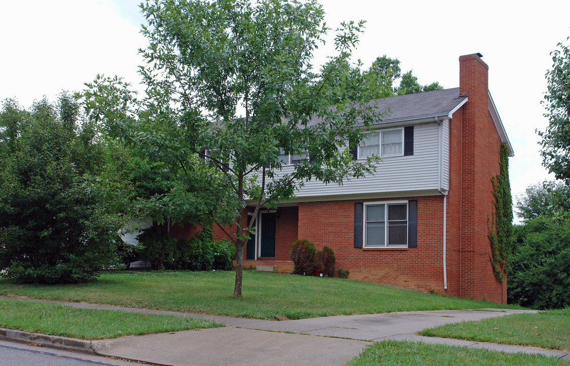 East Hills Duplex in Lexington, KY - Building Photo