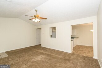 43 Roxbury Ln in Newnan, GA - Building Photo - Building Photo