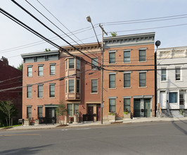 16 Morton Ave in Albany, NY - Building Photo - Building Photo