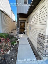 4384 S Aleut Way in Boise, ID - Building Photo - Building Photo
