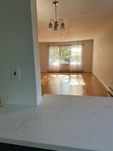 30 Summit Rd, Unit 2nd Floor in Katonah, NY - Building Photo - Building Photo