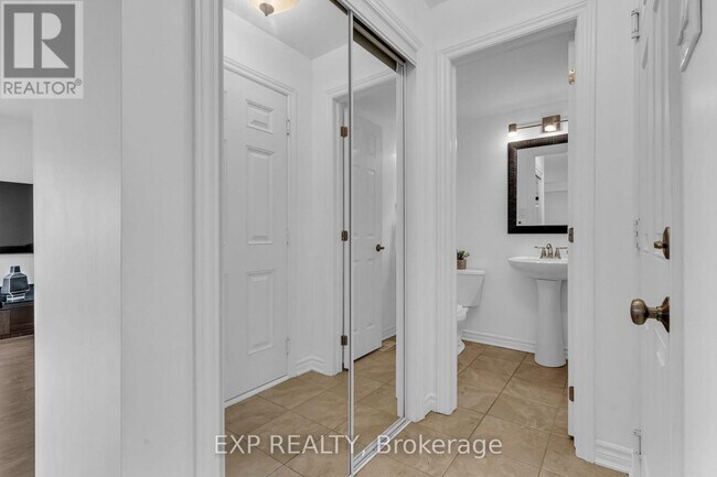 709 Maloja Way in Ottawa, ON - Building Photo - Building Photo