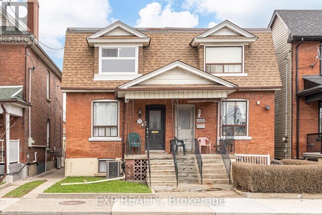 property at 1255 Dufferin St